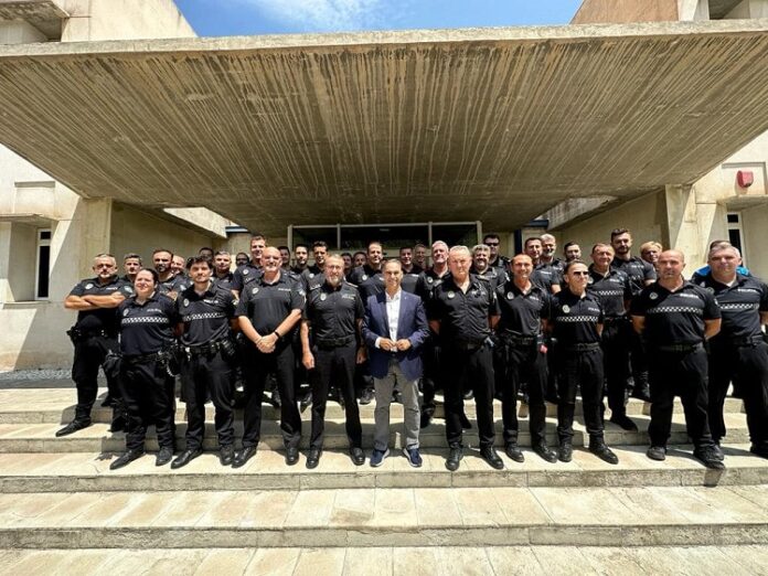 Nuevo alcalde de Benalmádena con plantilla de Policía Local