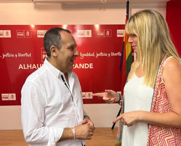 RUIZ ESPEJO Y ESTEFANIA MARTIN PARLOP EN SEDE PSOE ALHAURIN EL GRANDE