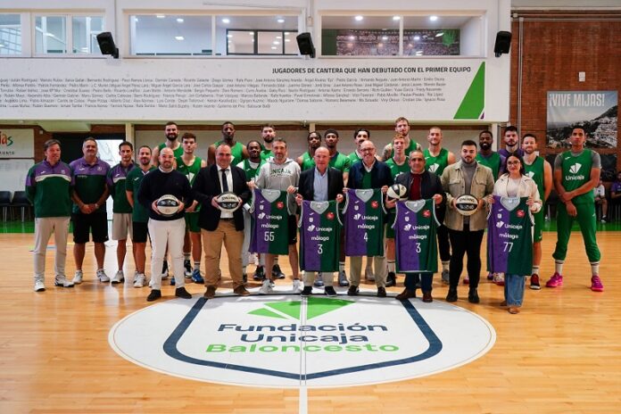 Entrega camisetas y balón Unicaja Baloncesto a ayuntamientos afectados DANA