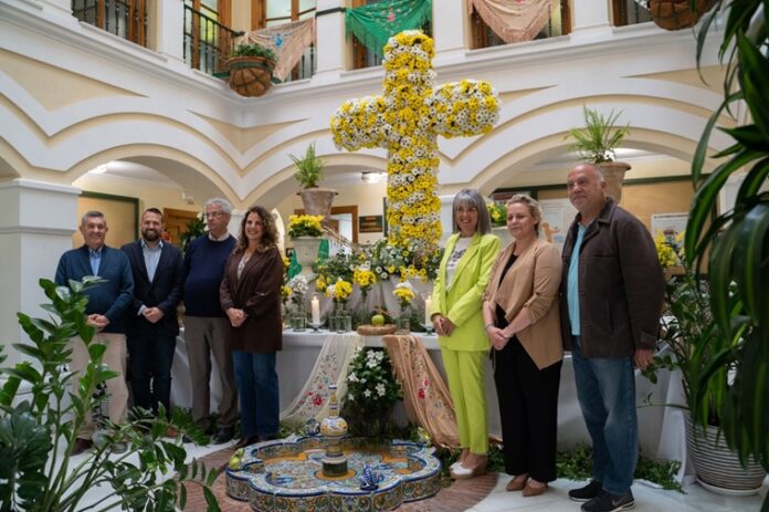 Cruz de Mayo Ayuntamiento Benalmádena